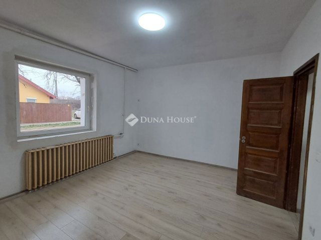 Eladó családi ház, Szolnokon, Túzok utcában 18.5 M Ft, 2 szobás