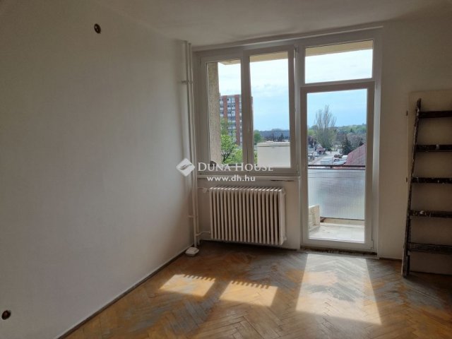 Eladó téglalakás, Tatabányán 26.9 M Ft, 2 szobás