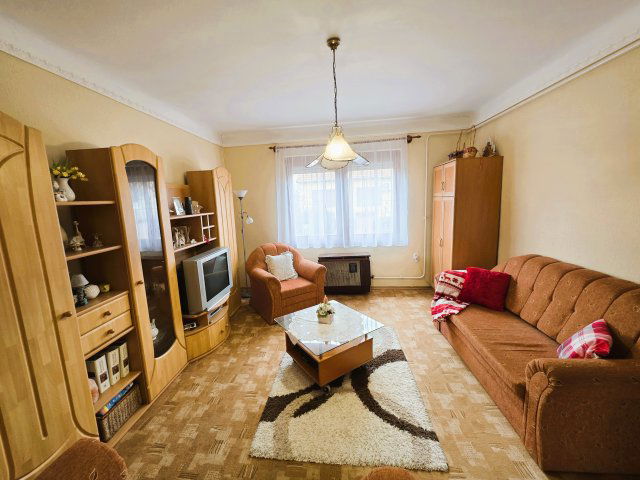 Eladó ikerház, Kiskunhalason 44.9 M Ft, 3 szobás