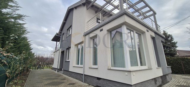 Eladó családi ház, Budapesten, XVIII. kerületben 200 M Ft