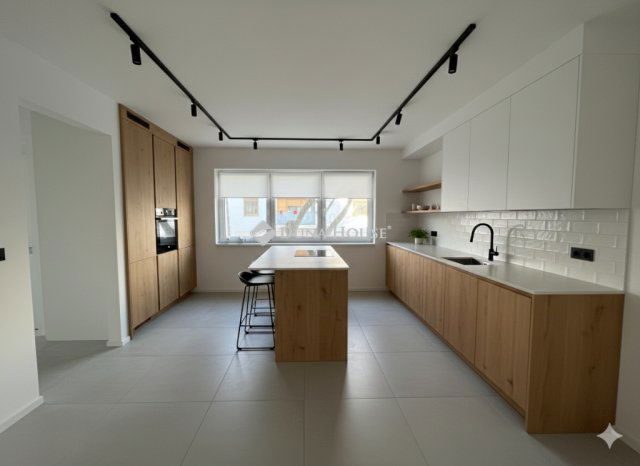 Eladó téglalakás, Budapesten, IV. kerületben, Árpád úton