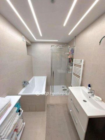 Eladó családi ház, Szentendrén 159.9 M Ft, 4+1 szobás