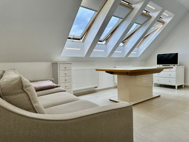 Eladó téglalakás, Győrött 68.5 M Ft, 3 szobás