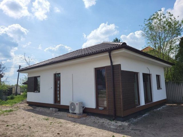 Eladó családi ház, Komáromban 32.536 M Ft, 2 szobás