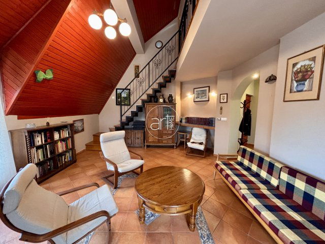 Kiadó téglalakás, albérlet, Szegeden, Fő fasoron 300 E Ft / hó