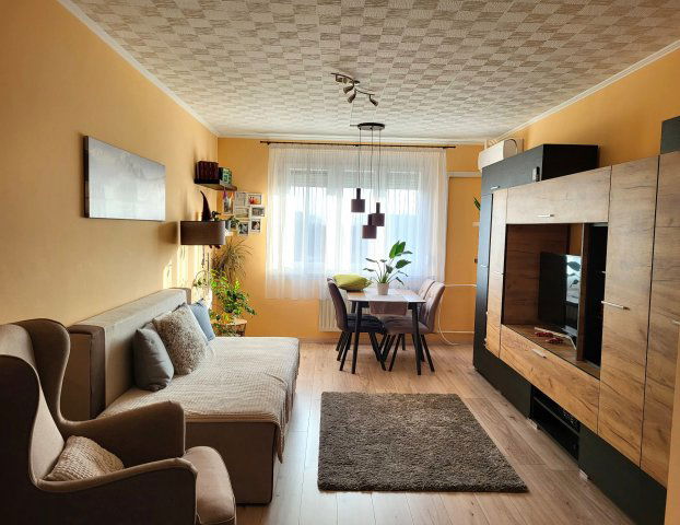 Eladó panellakás, Székesfehérvárott 51.9 M Ft, 2 szobás