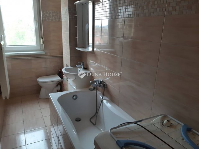 Kiadó panellakás, albérlet, Jászberényben 100 E Ft / hó