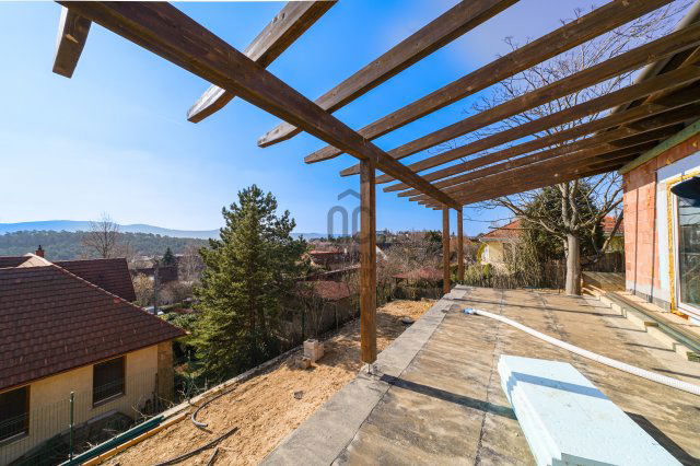 Eladó családi ház, Ürömön 300 M Ft, 5 szobás