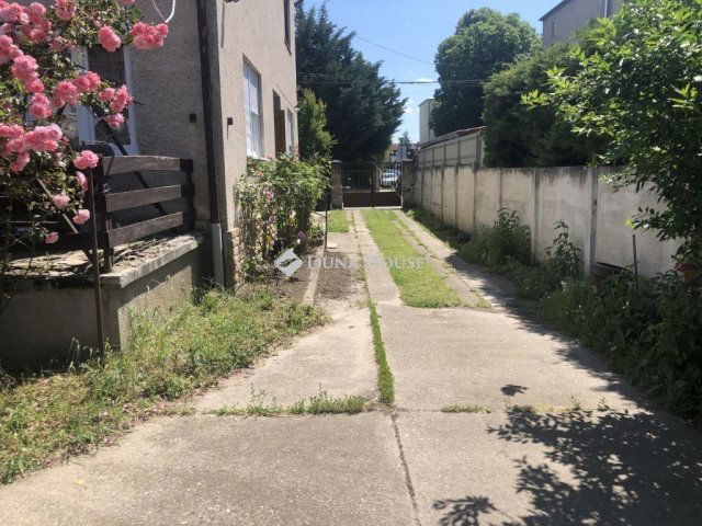 Eladó ikerház, Vácon 85 M Ft, 3 szobás / költözzbe.hu