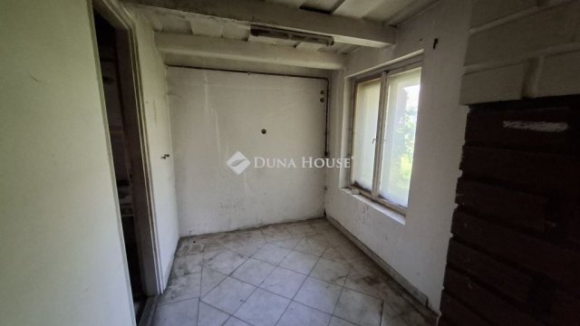 Eladó családi ház, Daruszentmiklóson 11.99 M Ft, 1 szobás