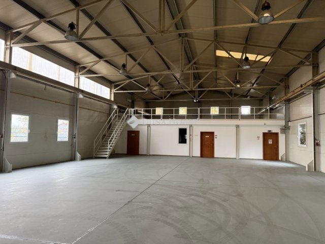 Kiadó ipari ingatlan, Vecsésen 1956 E Ft / hó