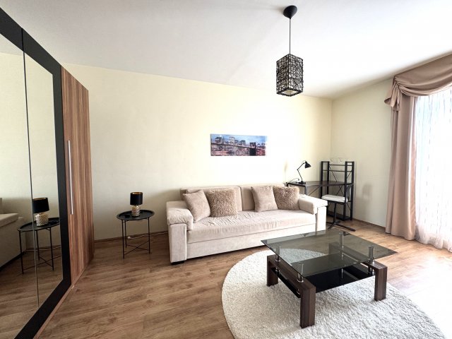 Kiadó panellakás, albérlet, Pécsett 150 E Ft / hó, 1+1 szobás