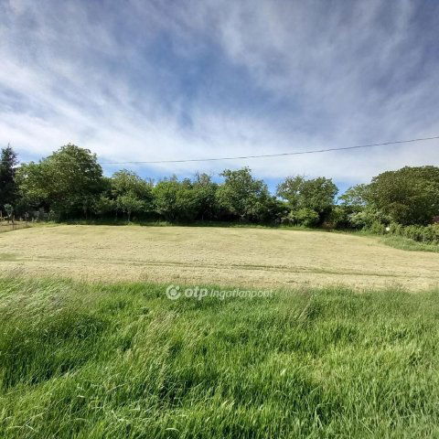 Eladó mezogazdasagi ingatlan, Szekszárdon 27 M Ft