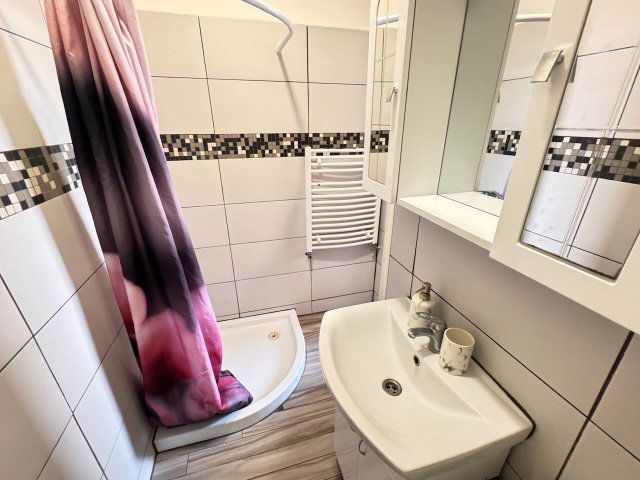 Kiadó téglalakás, albérlet, Győrött 140 E Ft / hó, 1+1 szobás