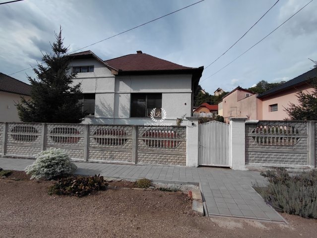 Eladó családi ház, Ózdon 24.9 M Ft, 3 szobás