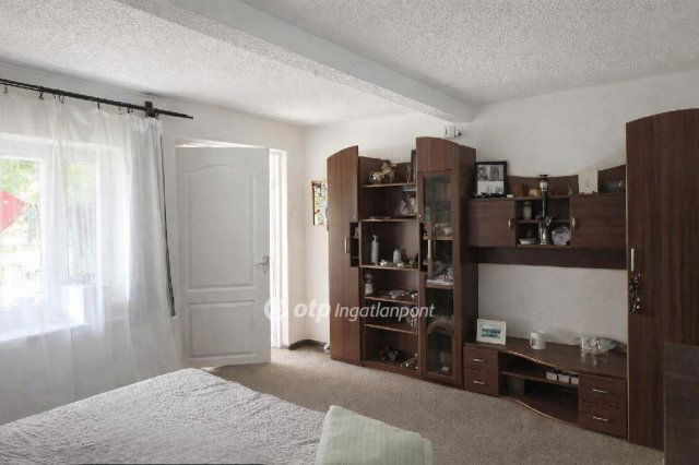 Eladó családi ház, Kenderesen 20 M Ft, 3 szobás