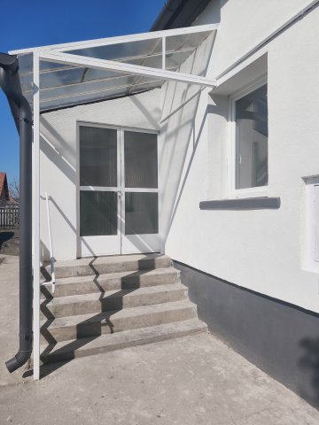 Eladó családi ház, Szegeden 99 M Ft, 4+3 szobás