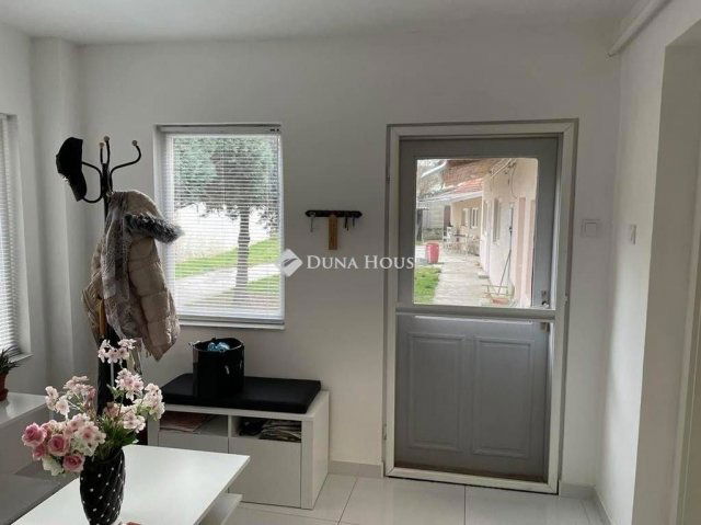 Eladó családi ház, Hódmezővásárhelyen 73.9 M Ft, 6 szobás