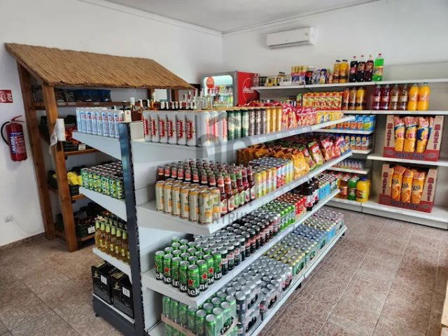 Eladó üzlethelyiség, Kecskeméten 59.9 M Ft