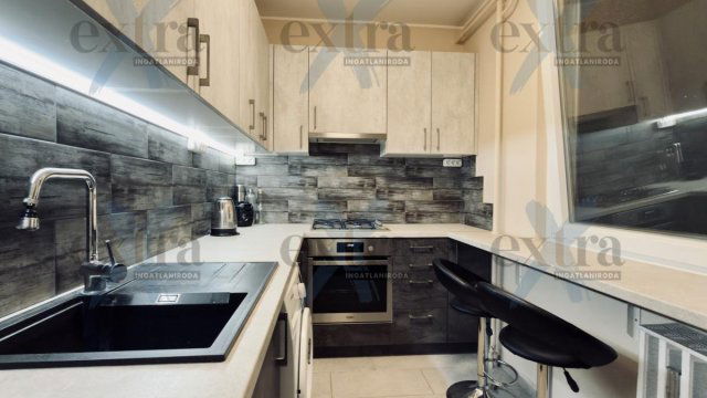 Eladó panellakás, Szegeden 51.9 M Ft, 2 szobás