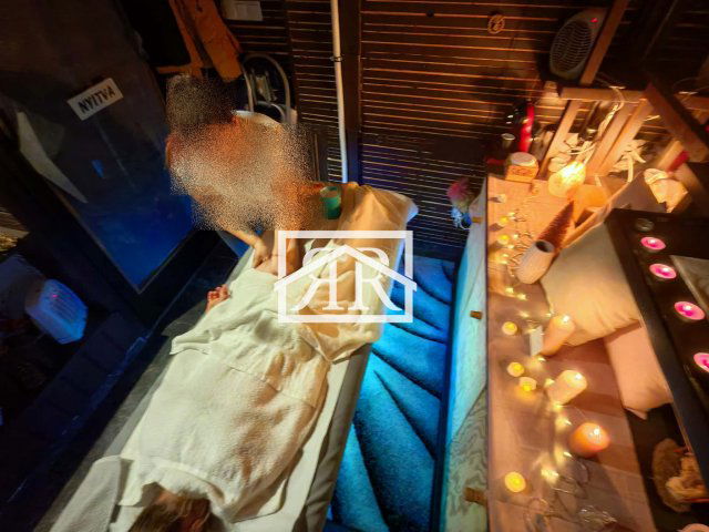 Kiadó üzlethelyiség, Szegeden, Párizsi körúton 150 E Ft / hó