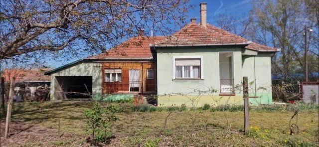 Eladó családi ház, Kecelen 22.5 M Ft, 3 szobás