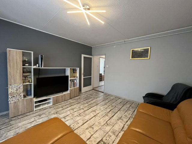 Eladó panellakás, Kecskeméten 44.9 M Ft, 3 szobás