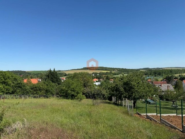 Eladó családi ház, Pécsett, Máladó utcában 9.9 M Ft, 1 szobás