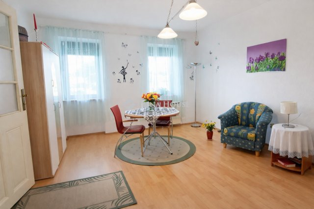 Eladó téglalakás, Celldömölkön 25.3 M Ft, 2 szobás