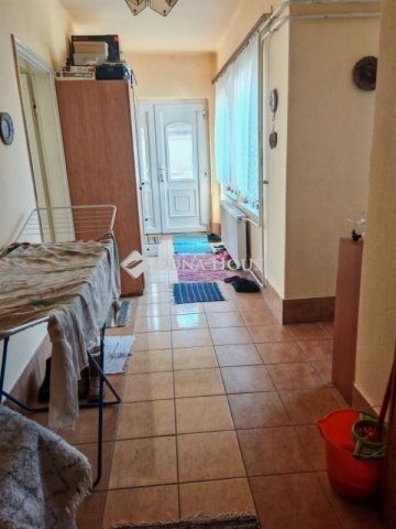 Eladó családi ház, Úrin 59 M Ft, 3 szobás