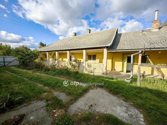 Eladó családi ház, Karcagon 12.5 M Ft, 2 szobás