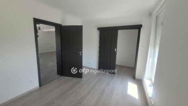 Eladó téglalakás, Jászberényben 75 M Ft, 3 szobás