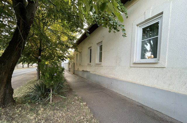 Eladó családi ház, Jászberényben 39.9 M Ft, 3+1 szobás
