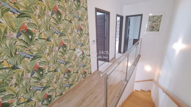 Eladó téglalakás, Budapesten, III. kerületben 249 M Ft, 4 szobás