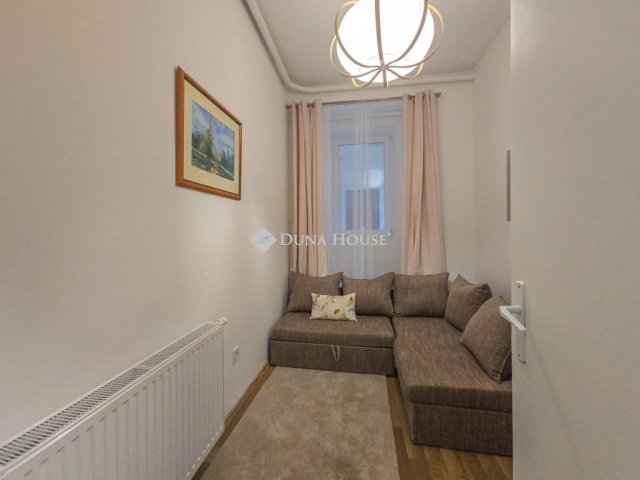 Eladó téglalakás, Sopronban 79.9 M Ft, 2 szobás