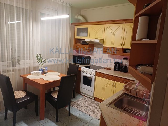 Eladó panellakás, Nyíregyházán 43.7 M Ft, 2 szobás