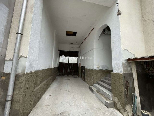 Eladó családi ház, Szegeden 163.78 M Ft, 3 szobás