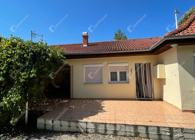 Eladó családi ház, Siófokon 98 M Ft, 5 szobás