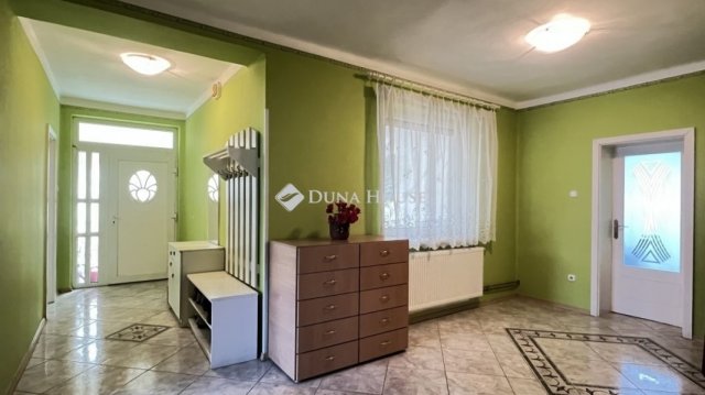 Eladó családi ház, Füzesabonyban 74 M Ft, 6 szobás
