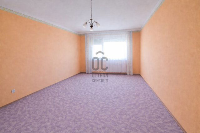 Eladó panellakás, Oroszlányban 32.7 M Ft, 2 szobás