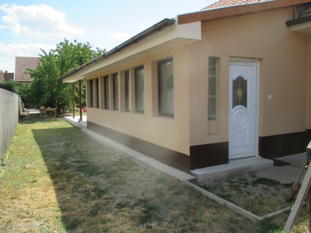 Eladó családi ház, Békésen 42.5 M Ft, 5 szobás