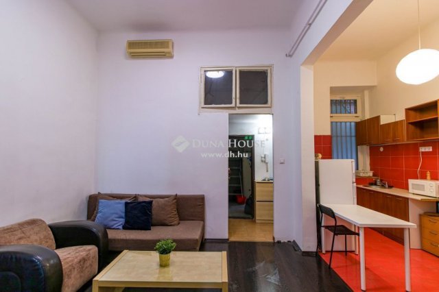 Eladó téglalakás, Budapesten, VIII. kerületben 69 M Ft, 4 szobás