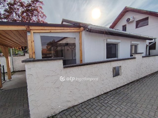 Eladó sorház, Dömsödön 27.9 M Ft, 1 szobás