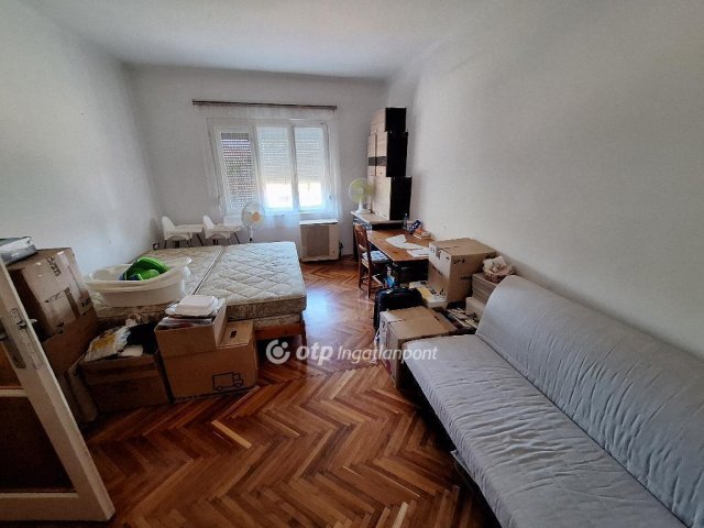 Eladó téglalakás, Abádszalókban 42 M Ft, 2+2 szobás