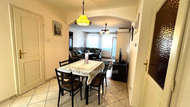 Eladó téglalakás, Győrött 89.9 M Ft, 2+1 szobás