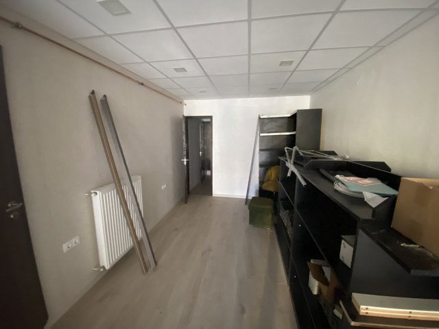 Eladó üzlethelyiség, Hévízen 99.9 M Ft, 1 szobás