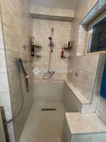 Eladó családi ház, Budapesten, IV. kerületben 129.5 M Ft