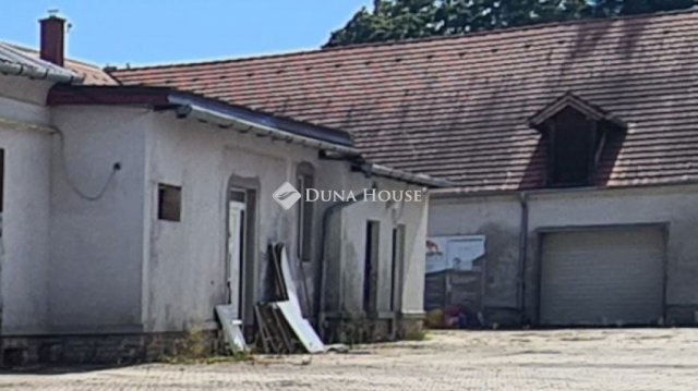 Eladó iroda, Sopronban 33.95 M Ft, 5 szobás / költözzbe.hu