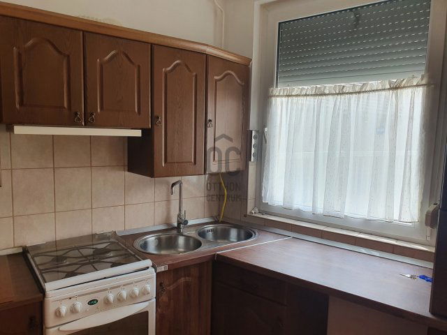Kiadó téglalakás, albérlet, Cegléden 210 E Ft / hó, 4 szobás