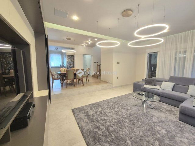 Eladó sorház, Debrecenben 206 M Ft, 4 szobás